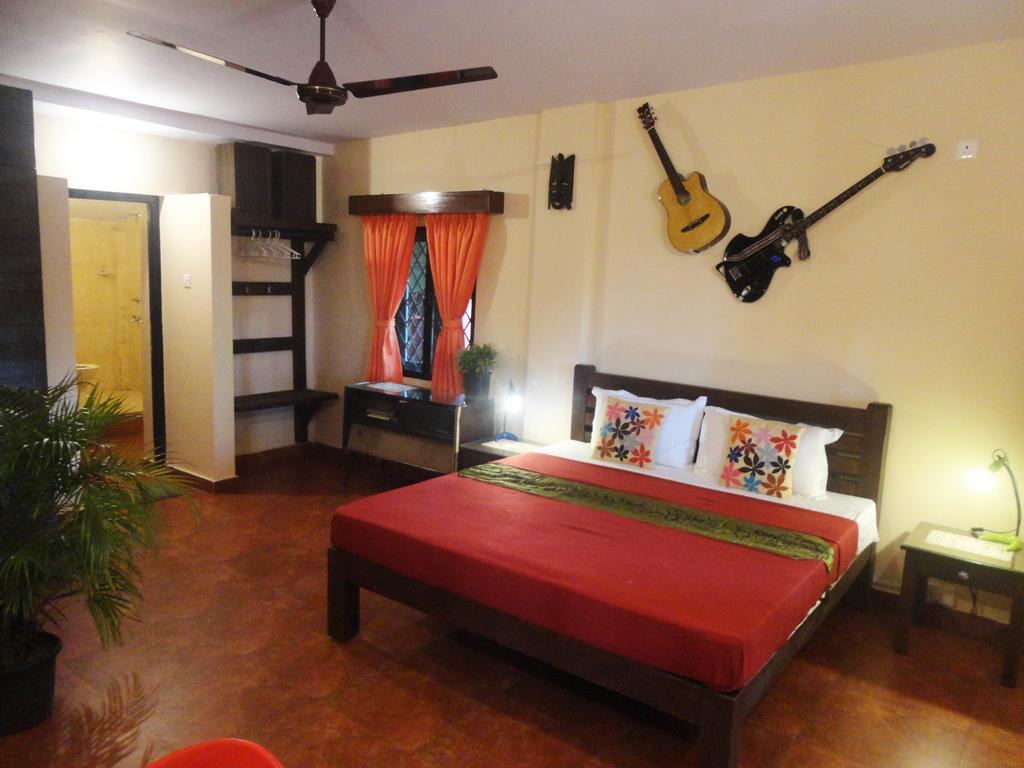 The Yuppi Hippi Hideout Hotel Anjuna Room photo
