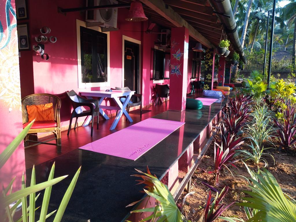 The Yuppi Hippi Hideout Hotel Anjuna Exterior photo