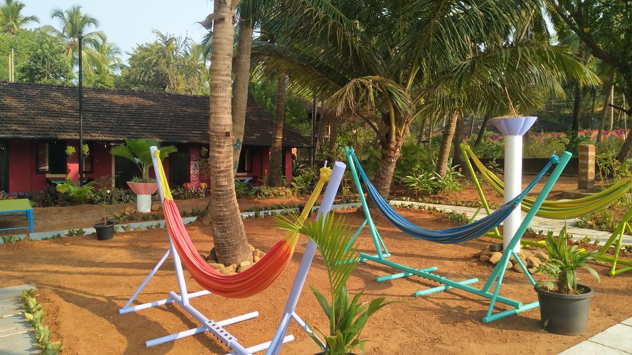 The Yuppi Hippi Hideout Hotel Anjuna Exterior photo